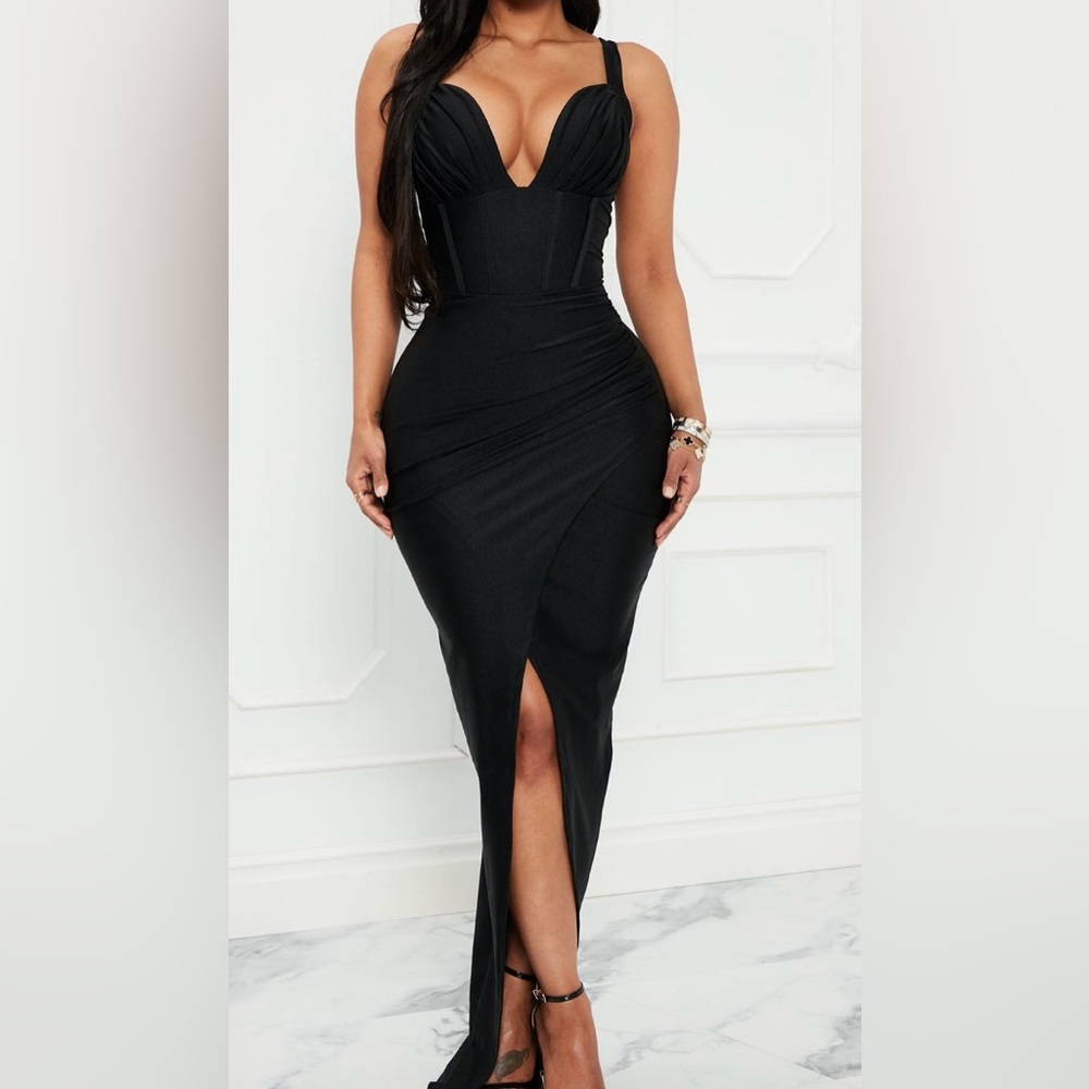 Fashion Nova Black Midi Dress